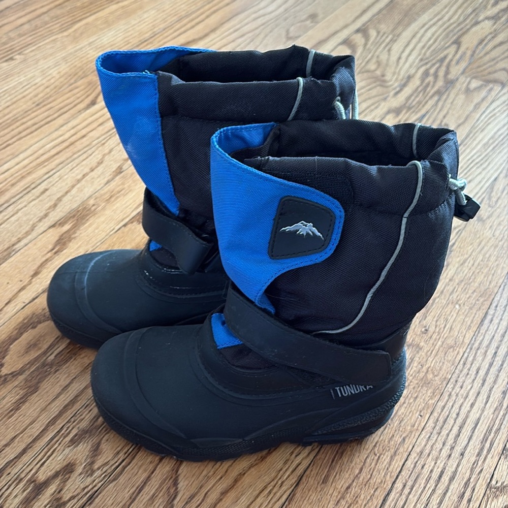 Tundra Quebec kids snow boots